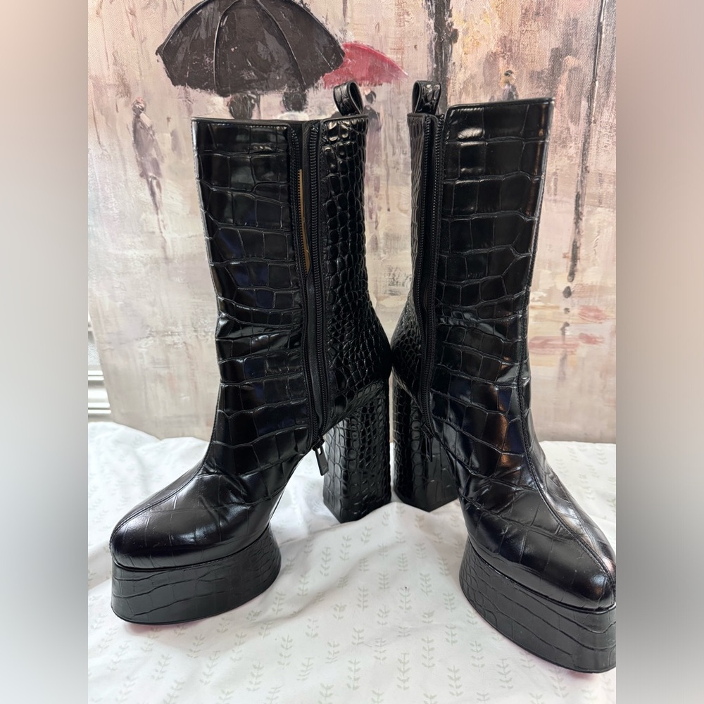 Christian Louboutin Izamayeah 39 boots